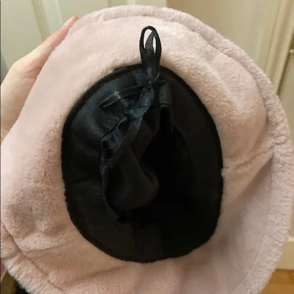 Bucket hat! - Picture 2 of 2